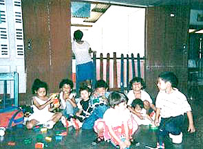 CDEkidswithtoys